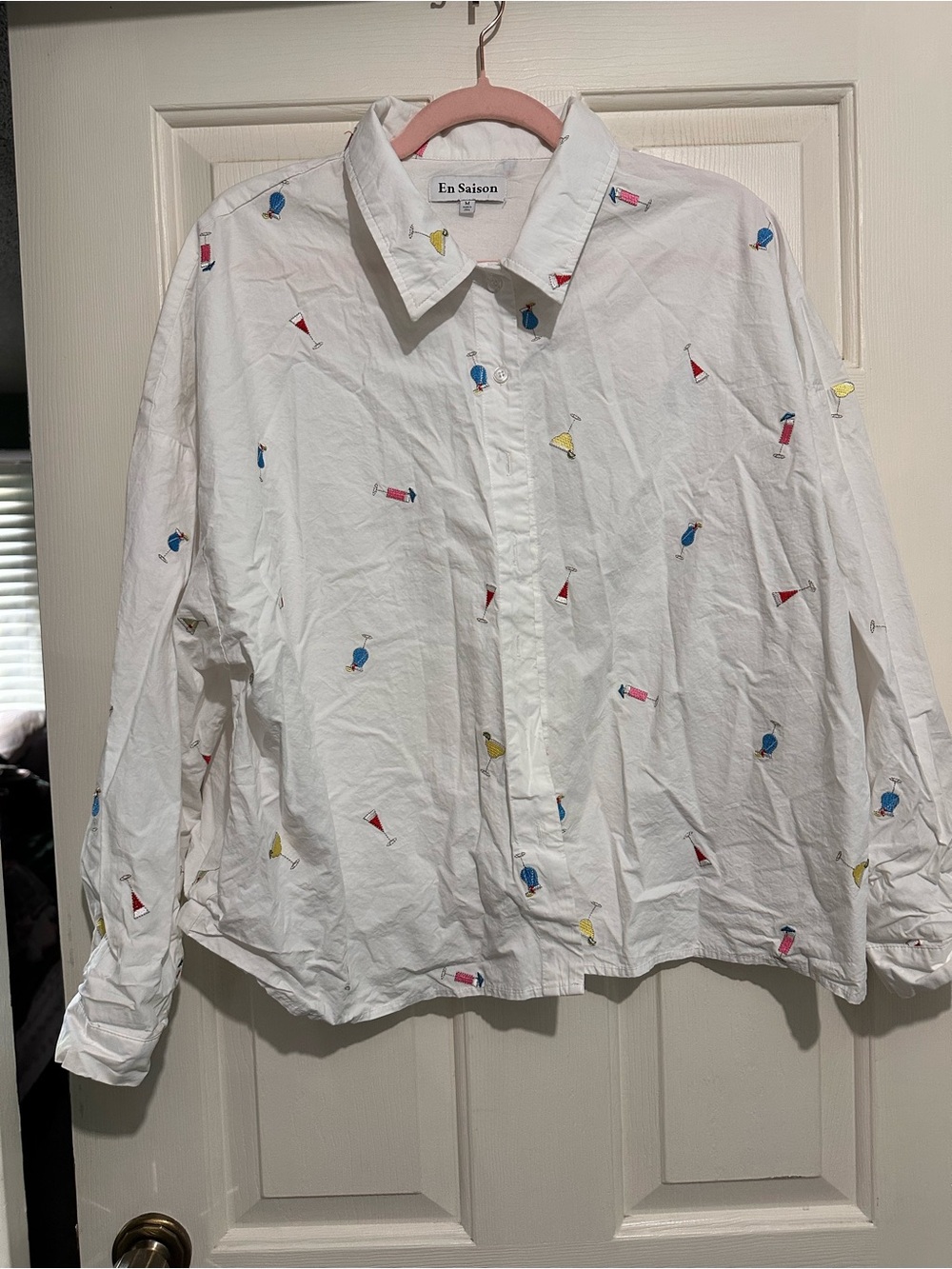 En Saison White Button-Down Shirt with Colorful Drink Motif